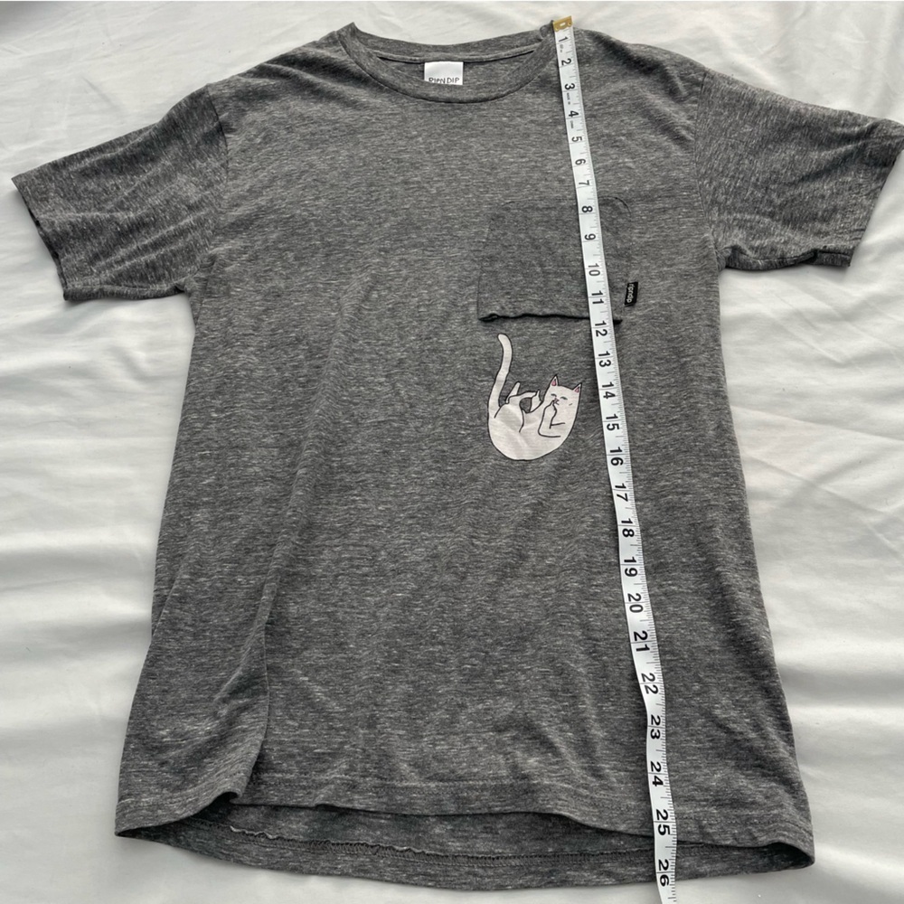 RIP N DIP Cat Upside Down Pocket Tee Crew Neck Short Sleeve Gray unisex - Picture 2 of 7